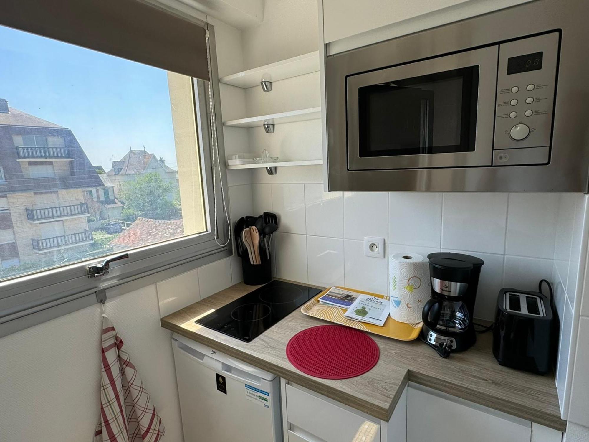 Studio Central A Cabourg Avec Balcon, Wifi Gratuit & Parking - Fr-1-487-372 外观 照片
